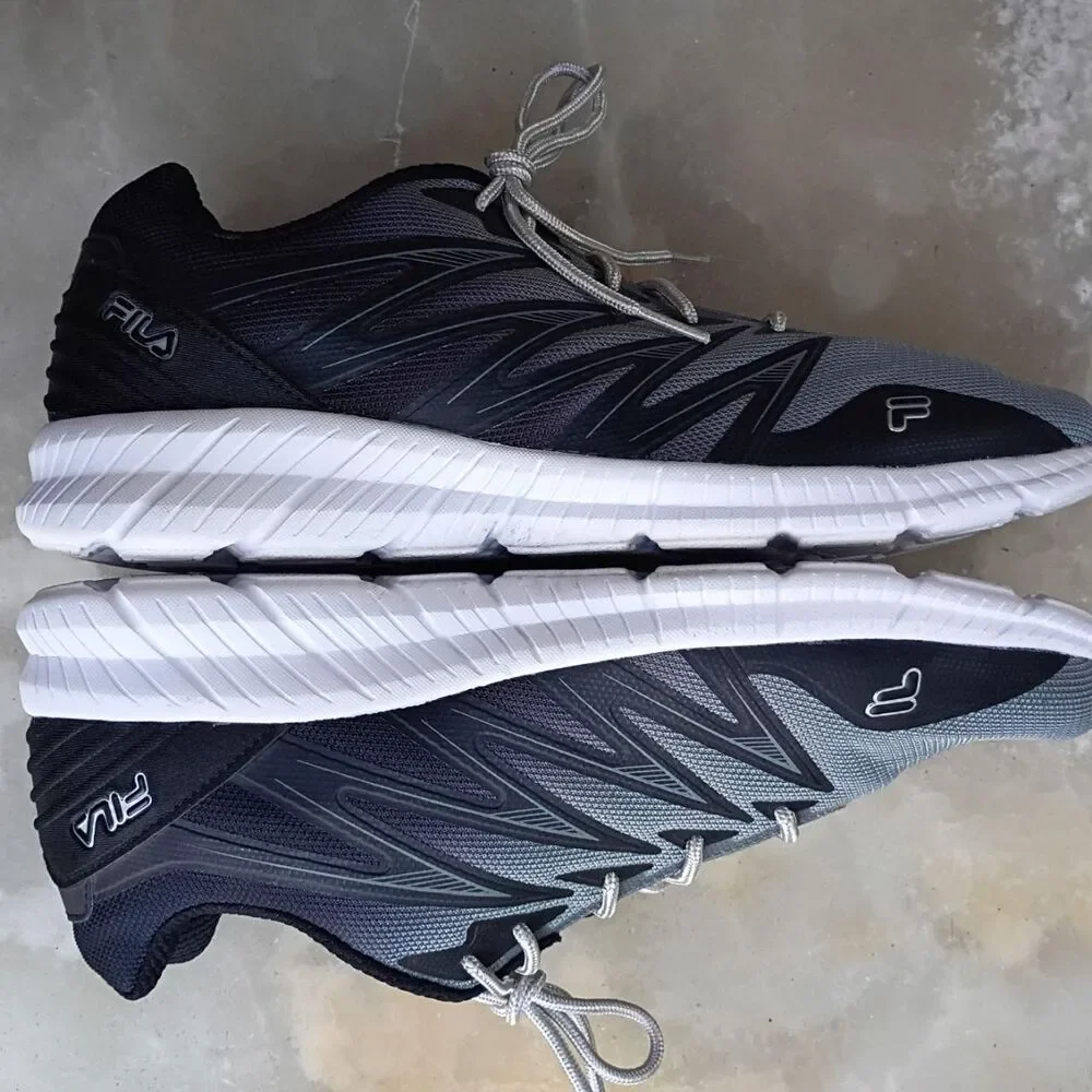 Fila Men's Grey and Black Trainers